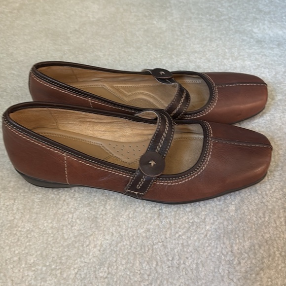 Naturalizer Leather Mary Jane Flats - Picture 7 of 8